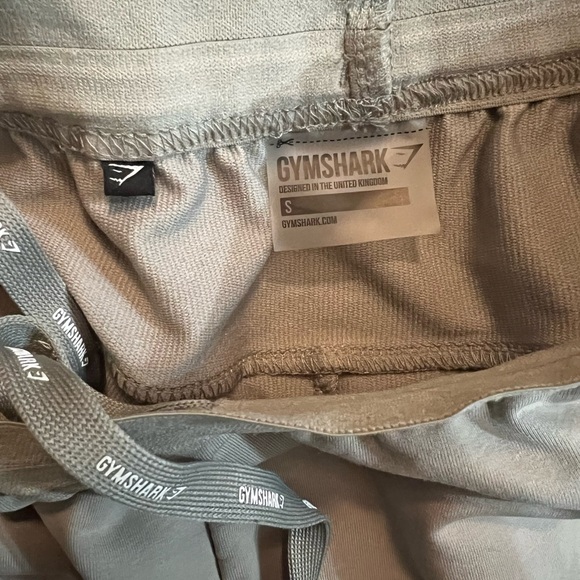 Gymshark beige/ taupe color. Size small - Picture 3 of 4